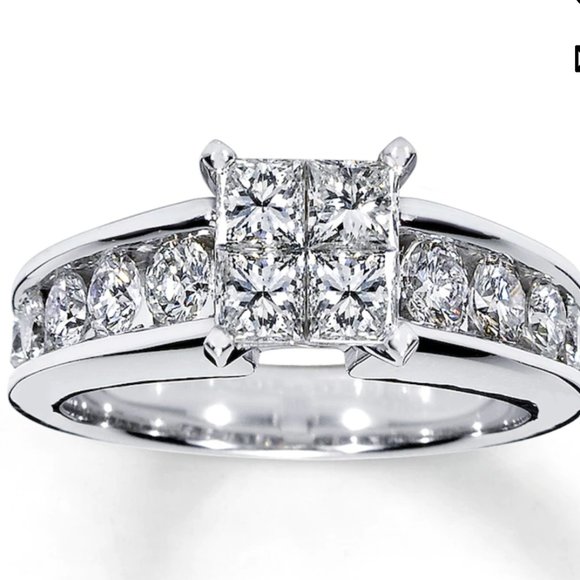 GORGEOUS .40 ctw Diamond Engagement Ring in 14K White Gold - Picture 3 of 7